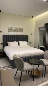 LAVENUE Hotel