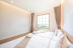 Brown Empire Pool Villa Pattaya