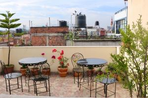 Alleyway Inn - 4 Entire 1BHK Apartment
