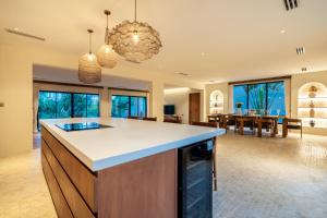 Chic Modern 4 Bedroom Villa in Canggu