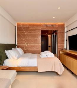 Ermou 18 Jacuzzi Suite