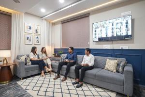 FabHotel Frendz - Nr Hitech City Metro Station