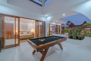 Villa LARRI - Modern & Luxury 3BR - Canggu Beach