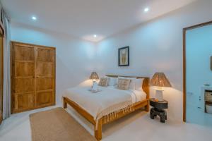 Villa LARRI - Modern & Luxury 3BR - Canggu Beach