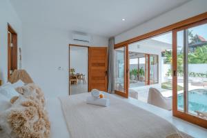 Villa LARRI - Modern & Luxury 3BR - Canggu Beach