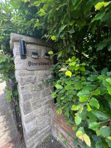Pinestows Semi-Detached Guest House Private & Cozy Retreat