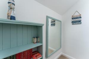 Spacious Seaside Home in Peaceful Coastal Setting - 5 Minutes Walk to the Beach