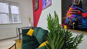 Newhall Street Apartment