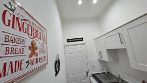 Newhall Street Apartment