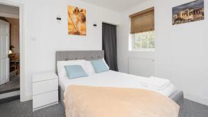 Regalia Living Apartment in Southampton