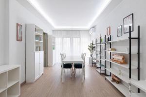 F & B Collection - Flat for 4