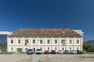 Modernes Airport-Apartment Bellavista mit Garten