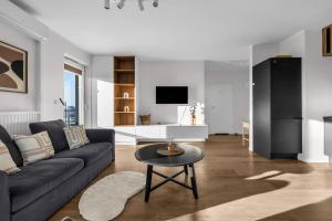 Yellow Soho Factory Elegant Apartment by BookingHost