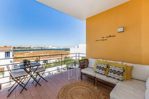 Casa Bayview Bliss - Sea Views Pool & BBQ Stroll to Beach and Ferragudo Village
