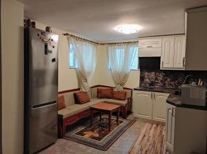 Вила Езерото