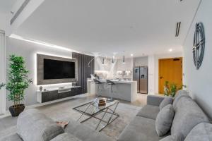 La Vie Majestic 2BDR with Private Beach Access