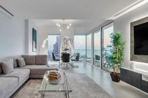 La Vie Majestic 2BDR with Private Beach Access