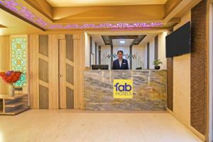 FabHotel The Crystal - Nr New Market