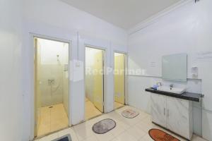 Shooting Star Hostel Kuta RedPartner - mixed dormitory