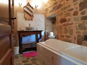 Les Vieilles Treilles