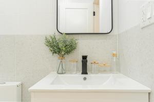 Japandi Cozy In Brooklyn & Balcony