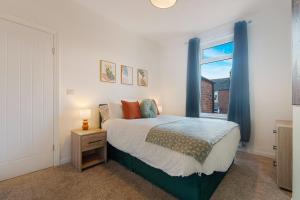 New! 4BR in Raby Gardens