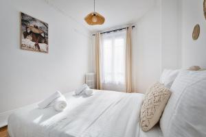 Elegant 3-room apartment near Foch Hospital & La Défense Paris