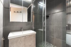 Appartement de Charme avec Terrasse Vue sur le Mer