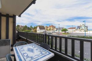 Appartement de Charme avec Terrasse Vue sur le Mer