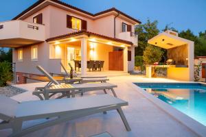 Apartment LUCAS with private pool