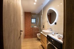 Lumera Urban Stay - New 2BR Home with Private Parking near Old Town