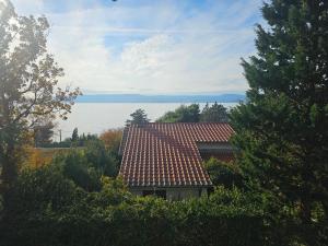 ZYMPRESSE NV 1 Apartment with sea view, 70m from the beach