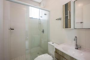 Apto c varanda e churrasq. a 250m do Mar MRS0402