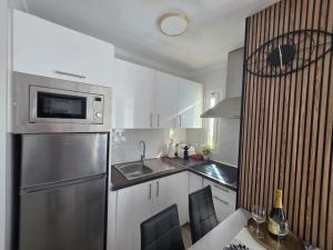 Palm Breeze - Las Americas