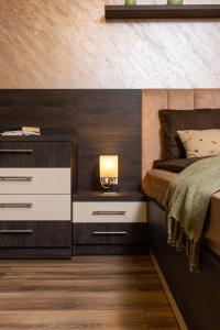 Warm and Spacious 1BR Apt - Brownie