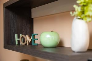 Warm and Spacious 1BR Apt - Brownie