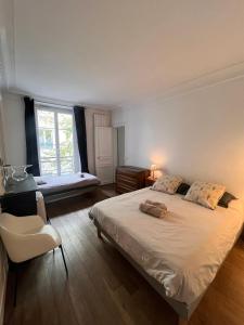 Real Parisian apartment with 2 bedrooms and AC