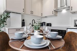 Family Flat 3 Beds Sleeps 4 Stylish Modern wifi And Parking