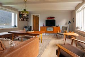 Heimly, cosy house in a fjord