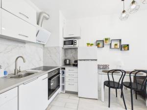 SuperApart Augustówka 73 "1BR Home with Balcony & Pet-Friendly"
