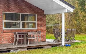 2 Bedroom Pet Friendly Home In Knebel