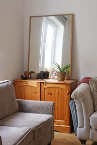 Bright Ground Floor Flat with Free Parking and Balcony Near Stoke Newington