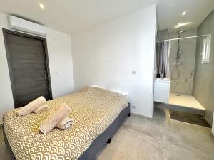 Appartement 3 chambres avec terrasse et Parking à Fréjus