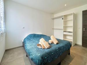 Appartement 3 chambres avec terrasse et Parking à Fréjus