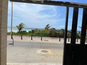 Casa Pé na Areia in Flamengo Beach - Ampla