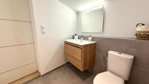 Charmant studio avec parking terrasse et proche de la plage