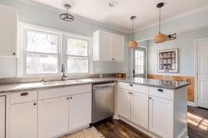 Historic Belmont Home - Short Term or Monthly Stays - Extended Work Trips