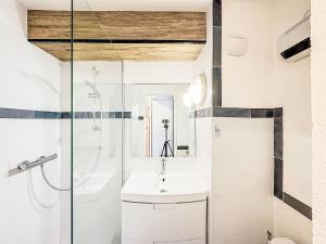 Apartment Rond Point des Pistes - Val Claret-2 by Interhome