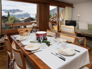 Apartment Val Neige 11 by Interhome