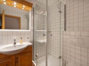 Apartment Résidence Le Chalet 5 by Interhome